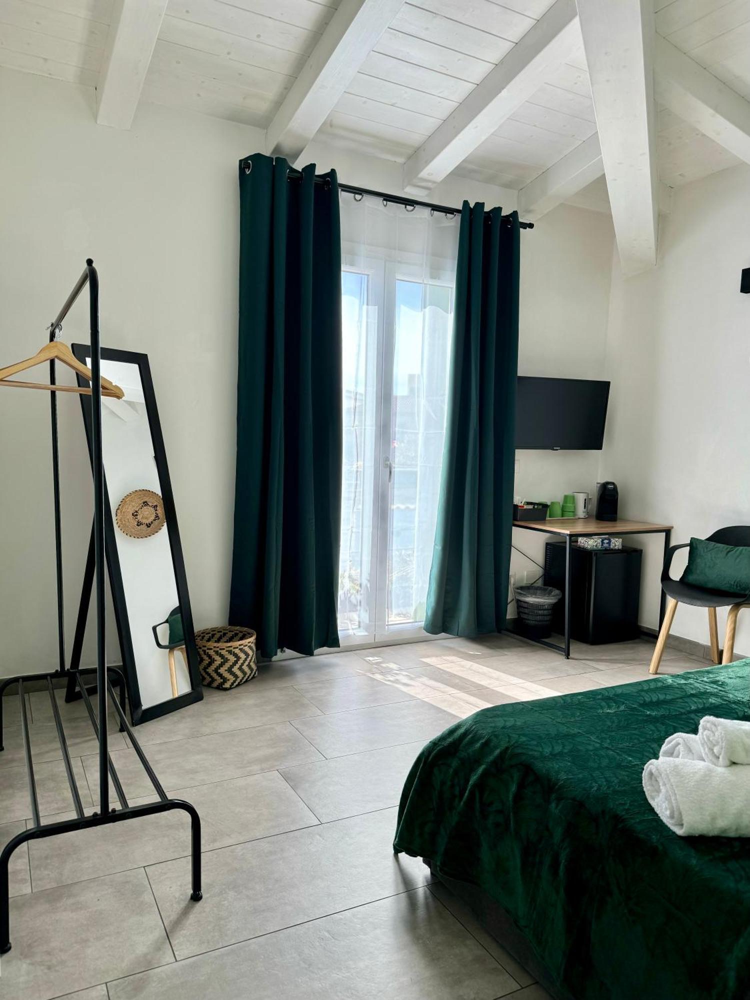 Citroom - Green City Rooms Olbia Exterior foto